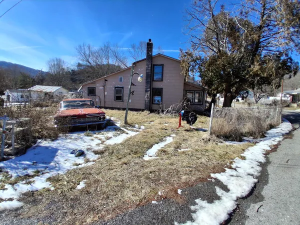 $30,000 | 362 Eagles Road, Rocky Gap, VA 24366