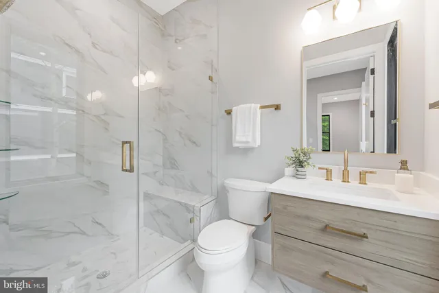 $3,499,999 | 1052 Balls Hill Road, McLean, VA 22101