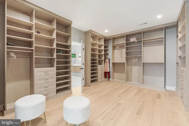 $3,499,999 | 1052 Balls Hill Road, McLean, VA 22101