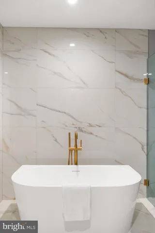 $3,499,999 | 1052 Balls Hill Road, McLean, VA 22101