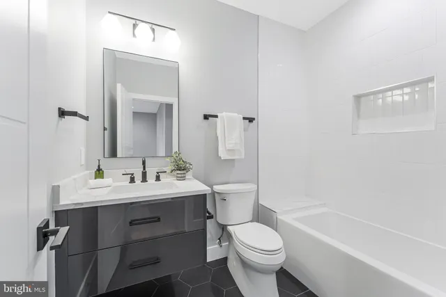 $3,499,999 | 1052 Balls Hill Road, McLean, VA 22101