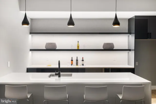 $3,499,999 | 1052 Balls Hill Road, McLean, VA 22101