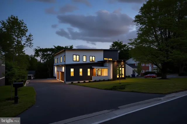 $3,499,999 | 1052 Balls Hill Road, McLean, VA 22101