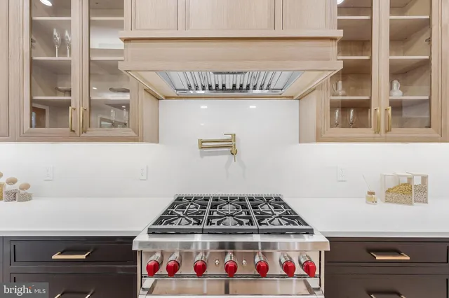 $3,499,999 | 1052 Balls Hill Road, McLean, VA 22101