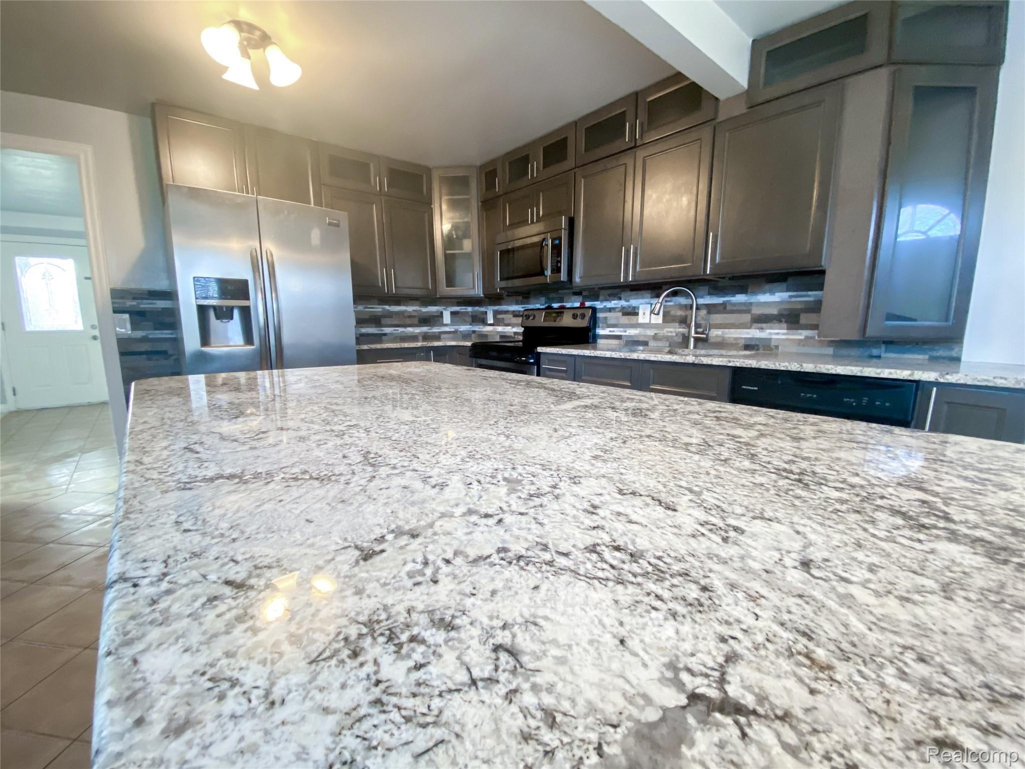 9655 Holland Road Taylor, MI 48180 - Photo 5 of 25 IMG_0175.jpg