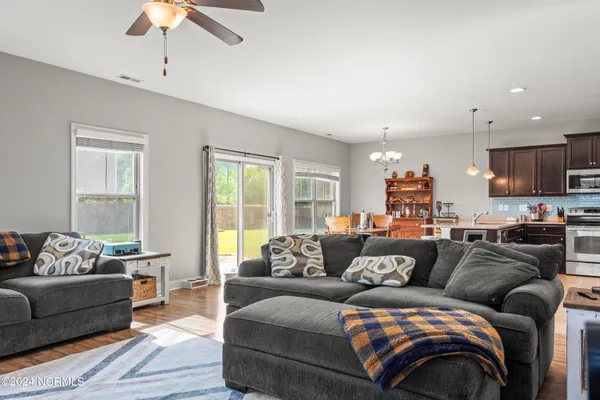 $1,950 | 401 Hope Court, Jacksonville, NC 28540