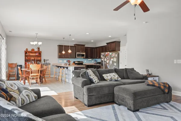 $1,950 | 401 Hope Court, Jacksonville, NC 28540