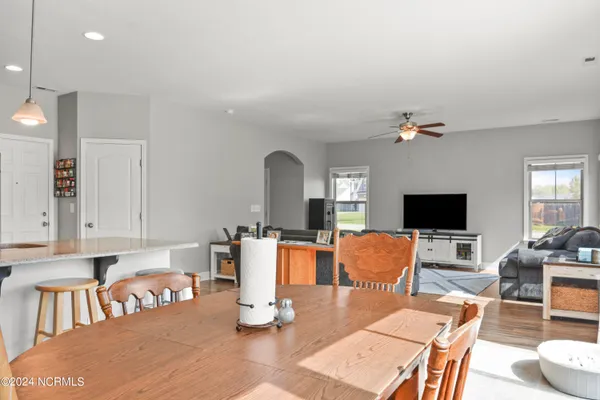 $1,950 | 401 Hope Court, Jacksonville, NC 28540