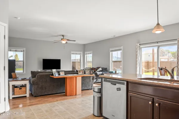 $1,950 | 401 Hope Court, Jacksonville, NC 28540