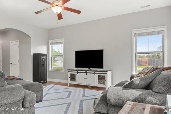 $1,950 | 401 Hope Court, Jacksonville, NC 28540