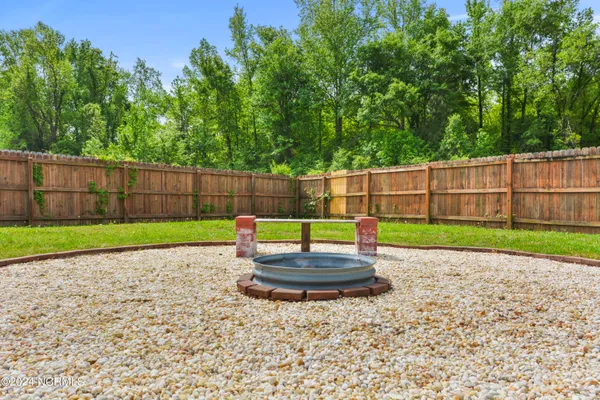 $1,950 | 401 Hope Court, Jacksonville, NC 28540