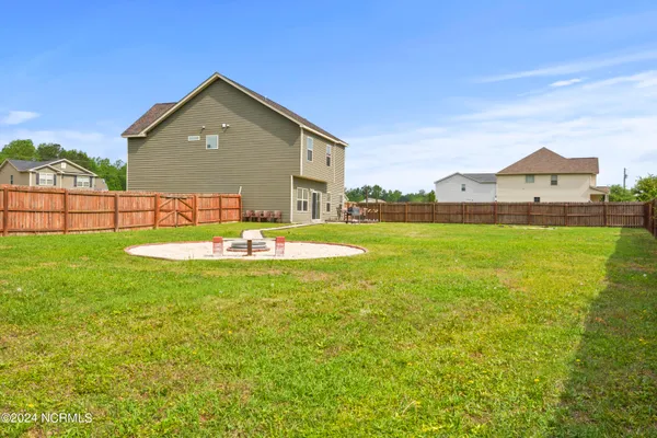 $1,950 | 401 Hope Court, Jacksonville, NC 28540