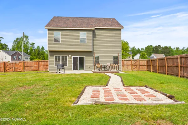 $1,950 | 401 Hope Court, Jacksonville, NC 28540