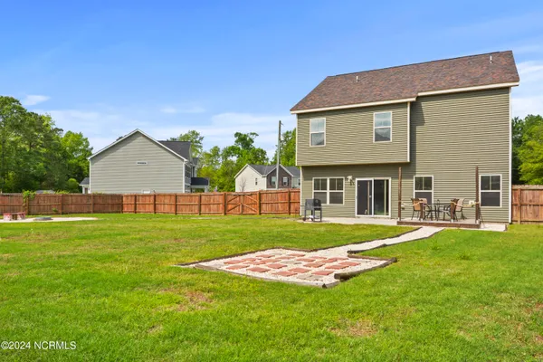 $1,950 | 401 Hope Court, Jacksonville, NC 28540