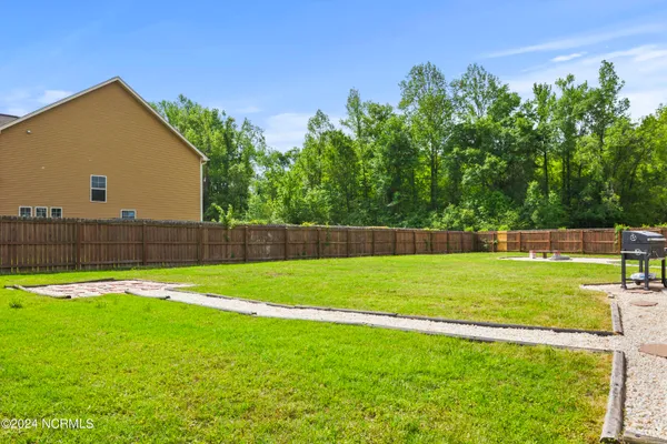 $1,950 | 401 Hope Court, Jacksonville, NC 28540