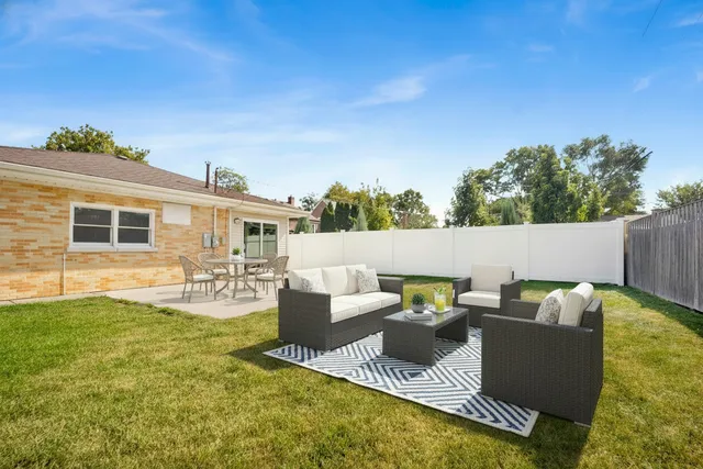 $499,000 | 1900 Manchester Avenue, Westchester, IL 60154