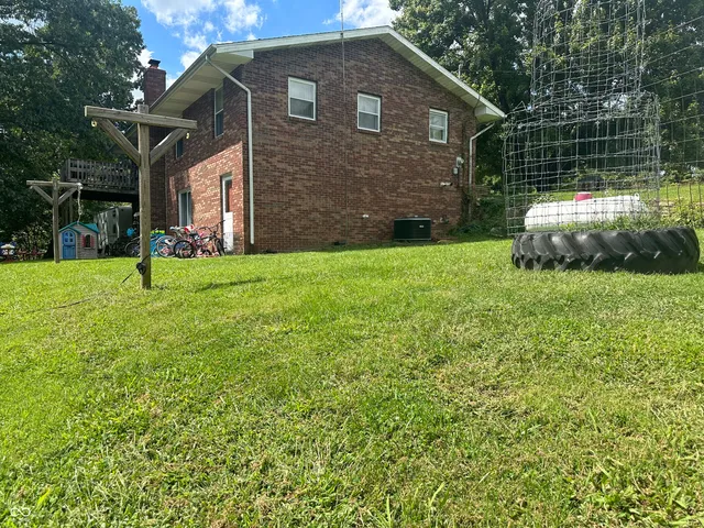 $299,900 | 1357 South Haslers Road, Bloomfield, IN 47424