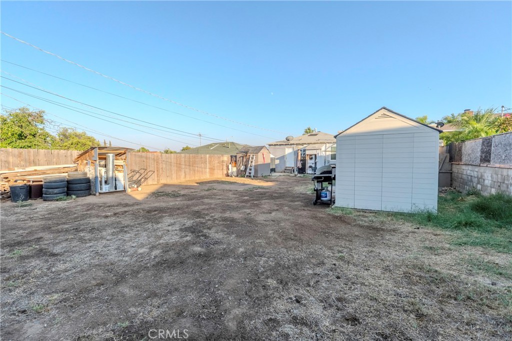 11661 Valverda Avenue Riverside, CA 92505 - Photo 16 of 39 a view of backyard of house