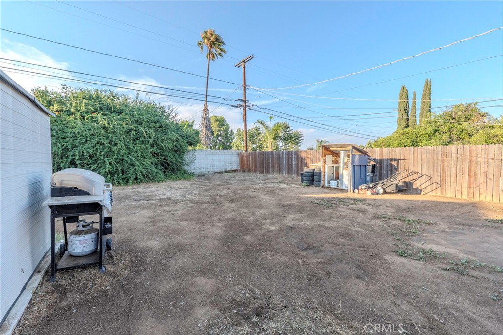 11661 Valverda Avenue Riverside, CA 92505 - Photo 17 of 39 a house with a outdoor space