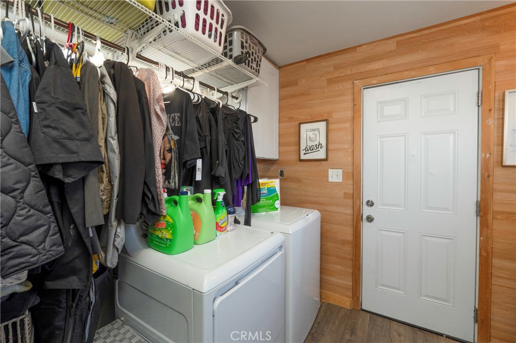 11661 Valverda Avenue Riverside, CA 92505 - Photo 24 of 39 a room with musical instruments