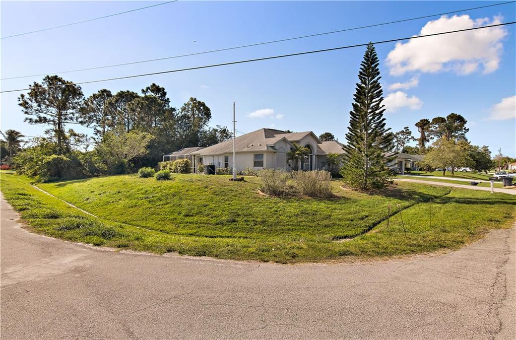 207 Southwest Ridgecrest Drive Port St. Lucie, FL 34953 - Photo 18 of 20 Gallery Image 18