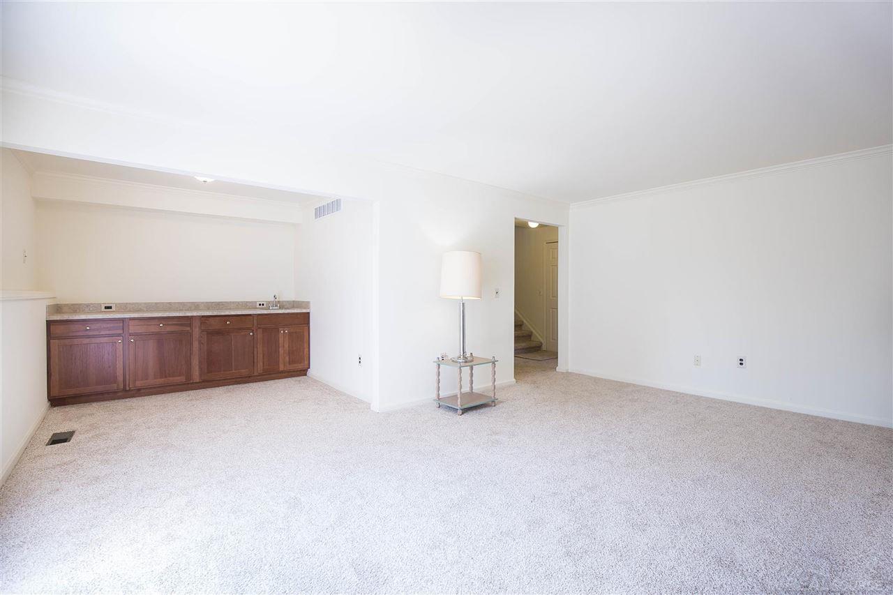 2399 Hillendale Drive Rochester, MI 48309 - Photo 16 of 30 50010365-15.JPG