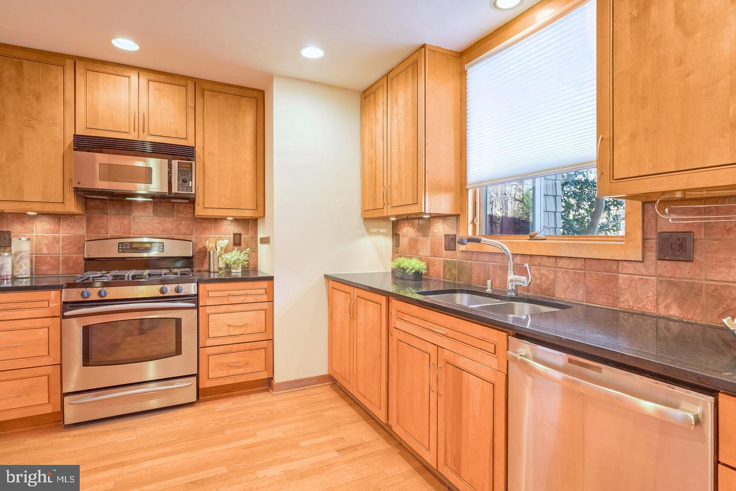 6545 Hitt Avenue McLean, VA 22101 - Photo 10 of 35