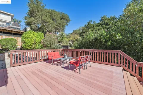 a view of a yard with an trees