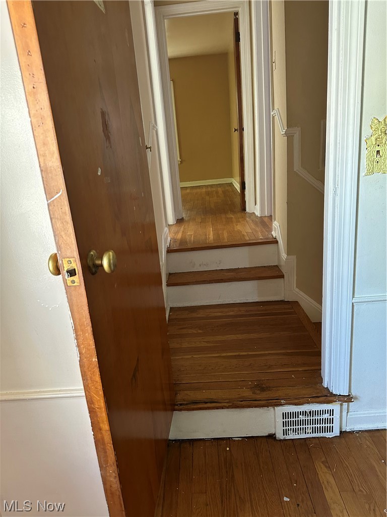 3997 Strandhill Road Cleveland, OH 44128 - Photo 9 of 28 Gallery Image 9