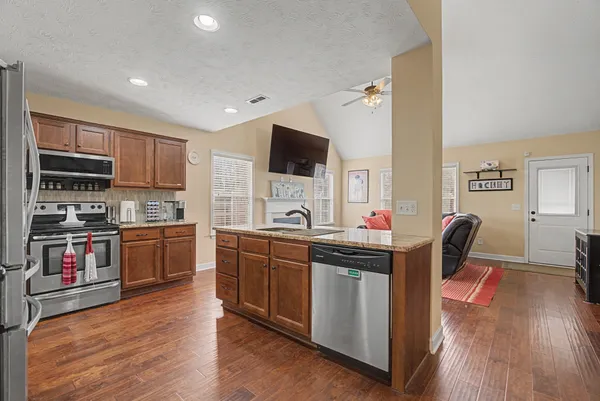 $424,900 | 2505 Auldridge Drive, Christiana, TN 37037