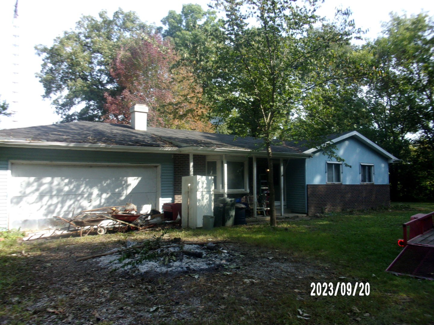 2788 East Twp 121 Road Sheldon, IL 60966 - Photo 2 of 12 a front view of a house with garden