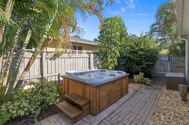 $1,450,000 | 105 17th Avenue Northeast, St. Petersburg, FL 33704