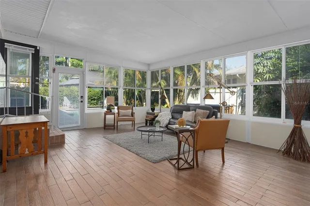 $1,450,000 | 105 17th Avenue Northeast, St. Petersburg, FL 33704