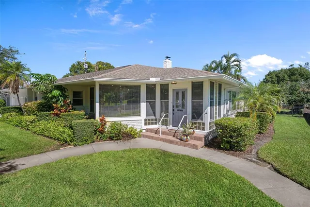 $1,450,000 | 105 17th Avenue Northeast, St. Petersburg, FL 33704