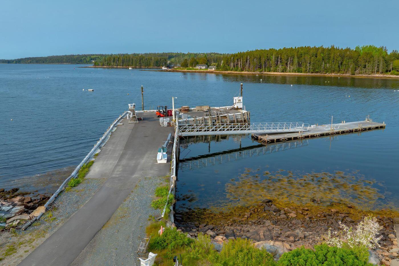 88 Sargent Street Winter Harbor, ME 04693 - Photo 11 of 16 W12-ME2793-11-WHMC-DTP