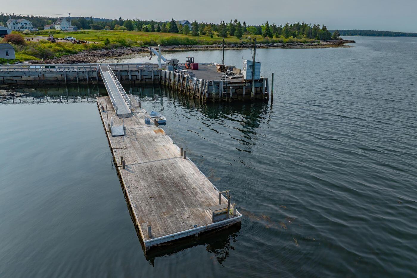 88 Sargent Street Winter Harbor, ME 04693 - Photo 14 of 16 W15-ME2793-14-WHMC-DTP