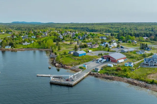 $4,950,000 | 88 Sargent Street, Winter Harbor, ME 04693