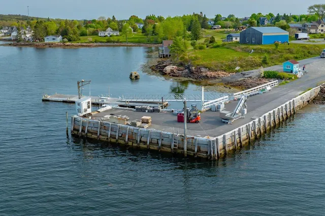 $4,950,000 | 88 Sargent Street, Winter Harbor, ME 04693