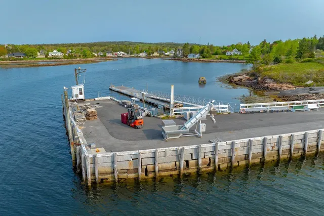 $4,950,000 | 88 Sargent Street, Winter Harbor, ME 04693