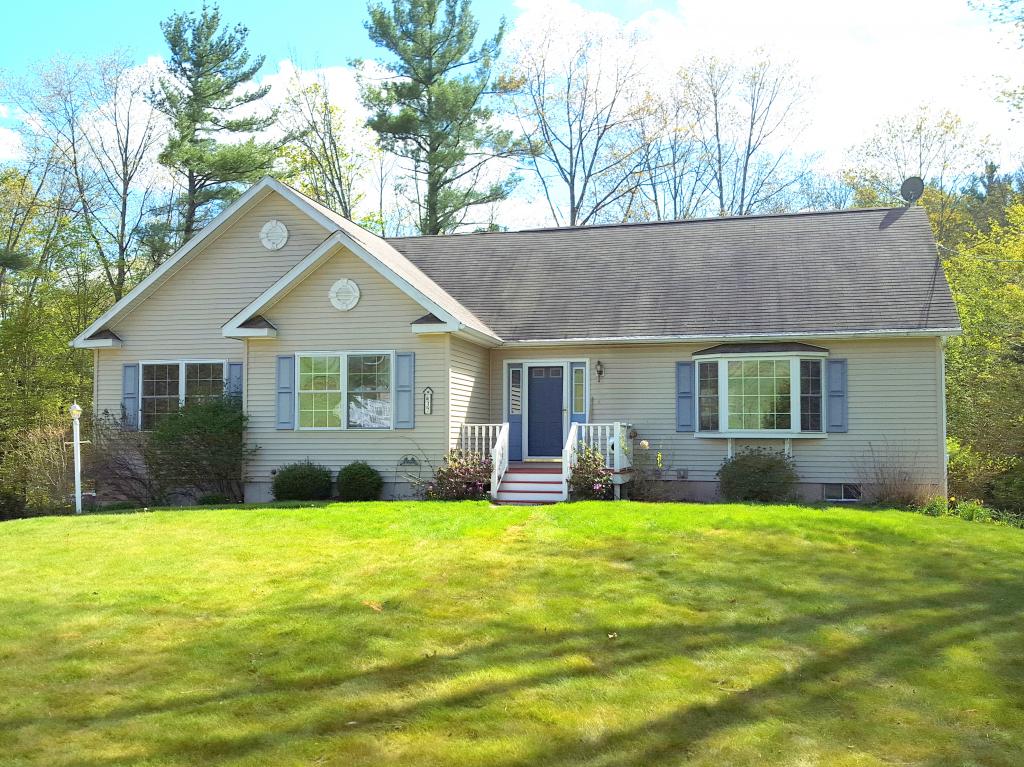 37 Danbury Road Barnstead, NH 03225 - Photo 1 of 36
