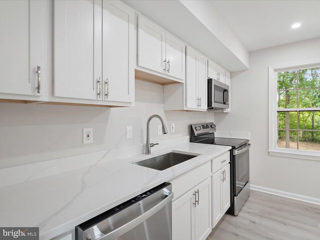 7386 Roxbury Avenue Manassas, VA 20109 - Photo 14 of 39 Gallery Image 14