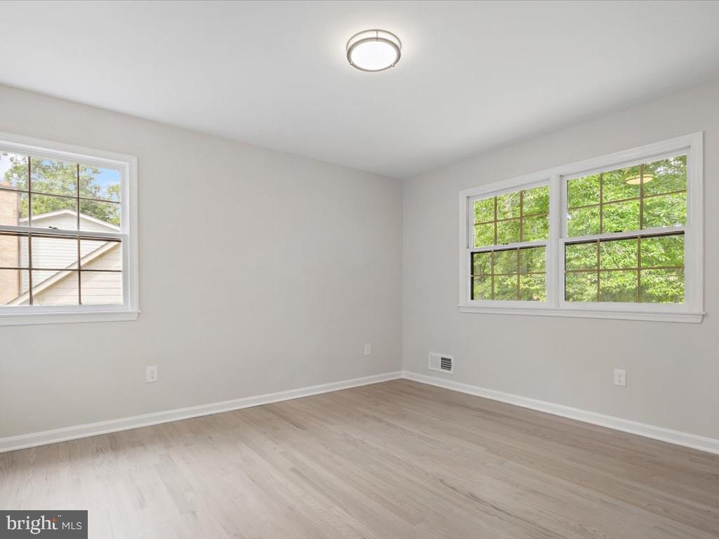 7386 Roxbury Avenue Manassas, VA 20109 - Photo 16 of 39 Gallery Image 16