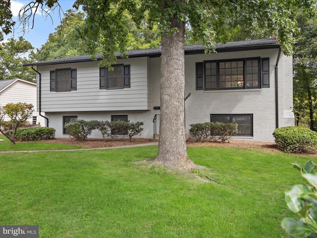 7386 Roxbury Avenue Manassas, VA 20109 - Photo 2 of 39 Gallery Image 2
