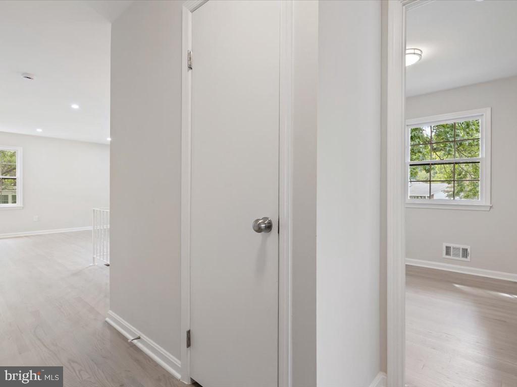7386 Roxbury Avenue Manassas, VA 20109 - Photo 23 of 39 Gallery Image 23