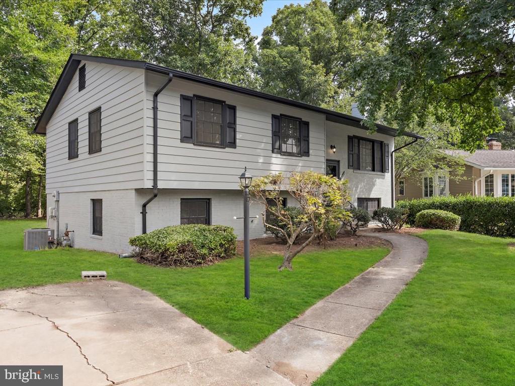 7386 Roxbury Avenue Manassas, VA 20109 - Photo 4 of 39 Gallery Image 4