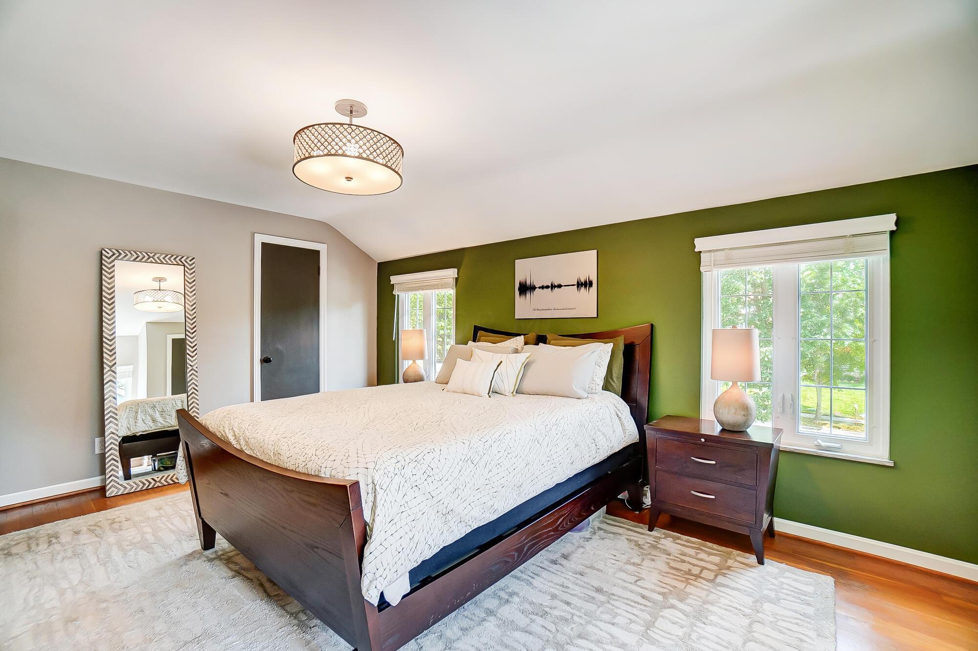 1539 Cardiff Road Columbus, OH 43221 - Photo 24 of 45 The three windows and window seat make this room appealing.