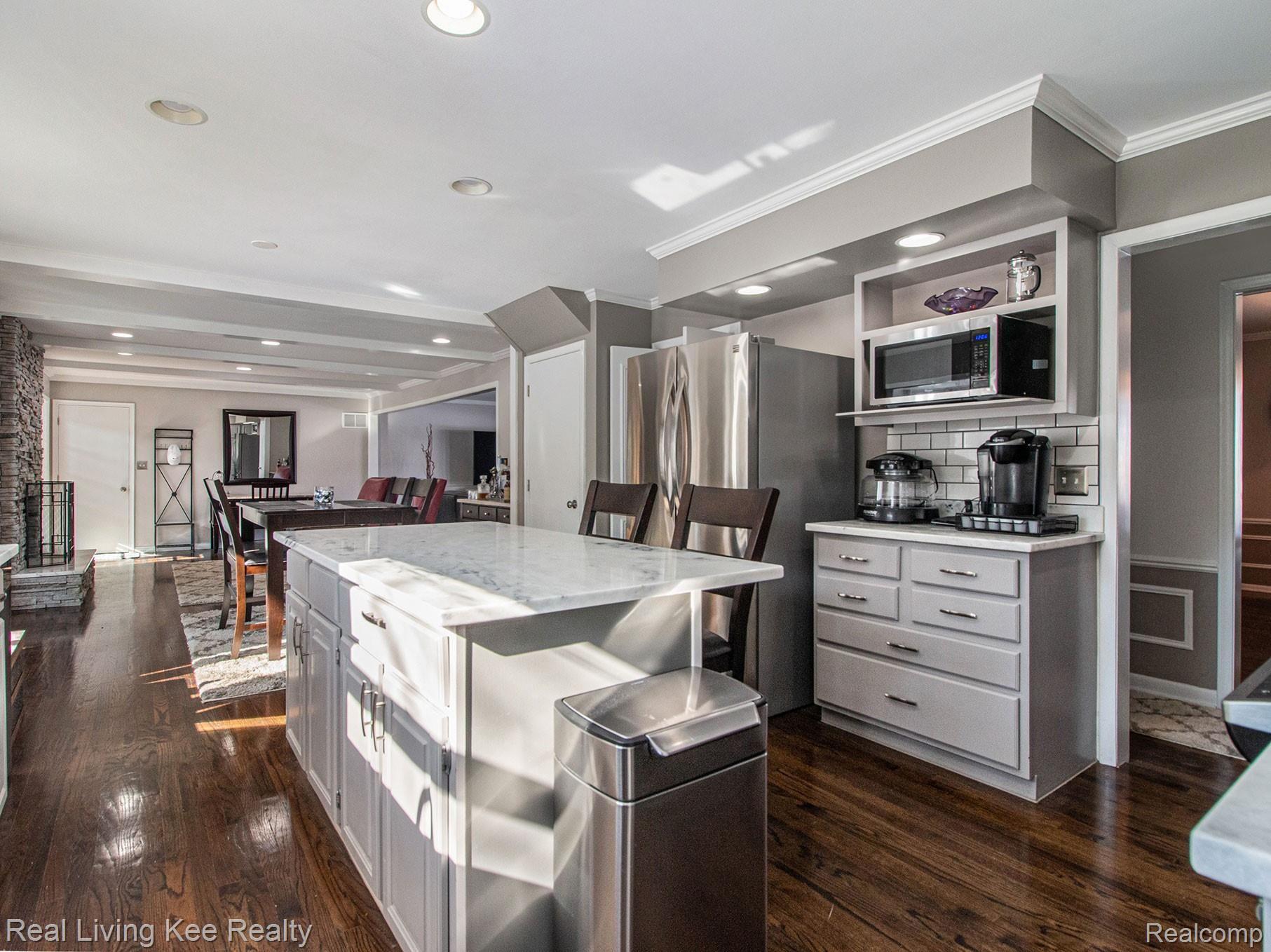 61 North Duval Road Grosse Pointe, MI 48236 - Photo 11 of 33 IMG_0983.jpg