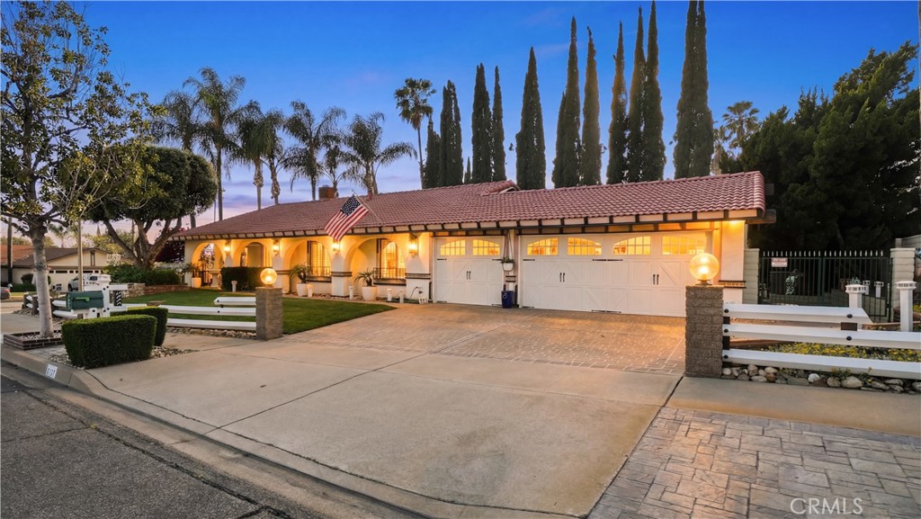 2117 Capuchin Way Claremont, CA 91711 - Photo 2 of 36 a view of a backyard