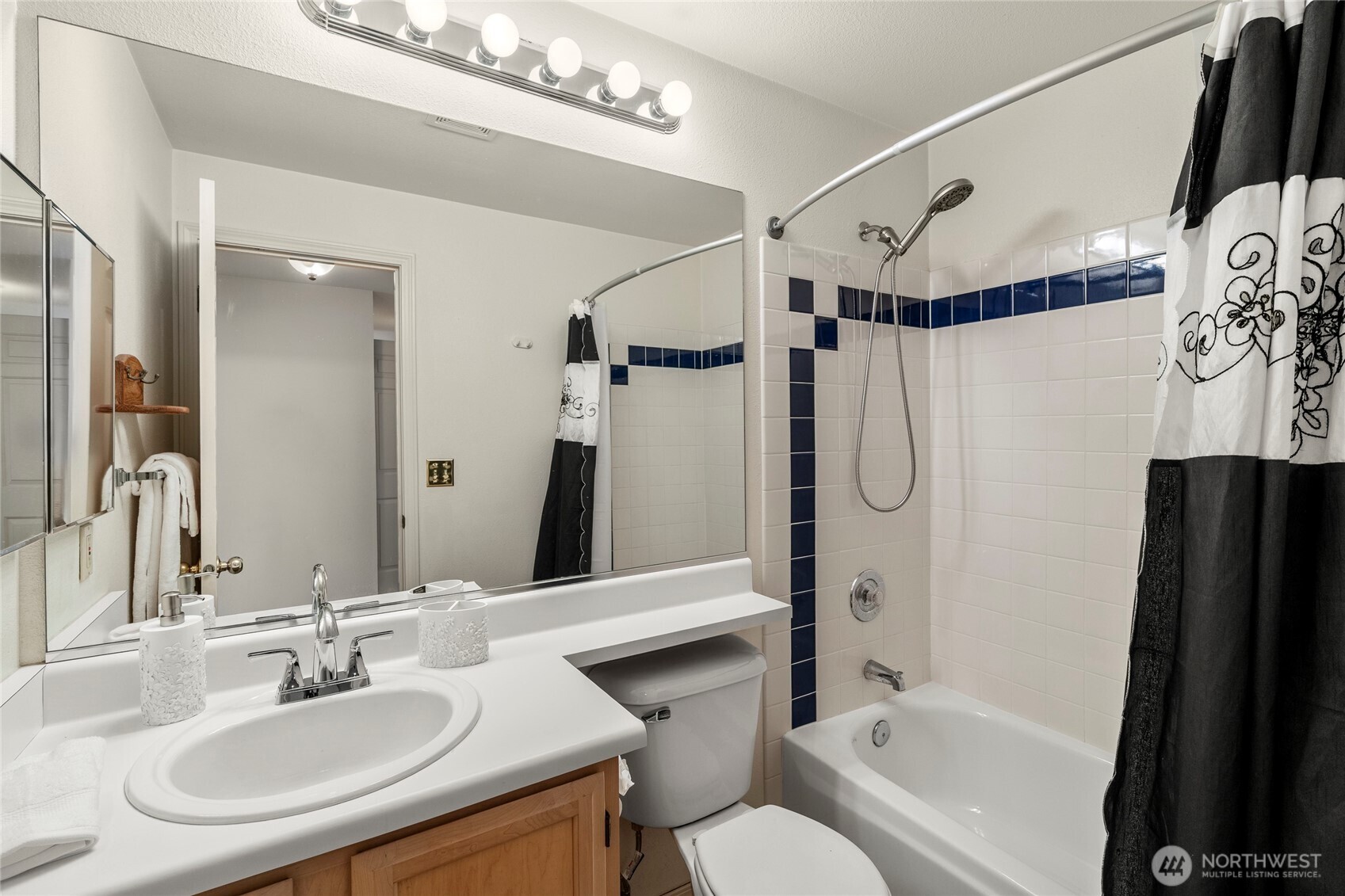 927 132nd Street Southwest, Unit C2 Everett, WA 98204 - Photo 20 of 39