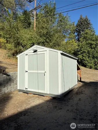 a view of a water yard with an outdoor space
